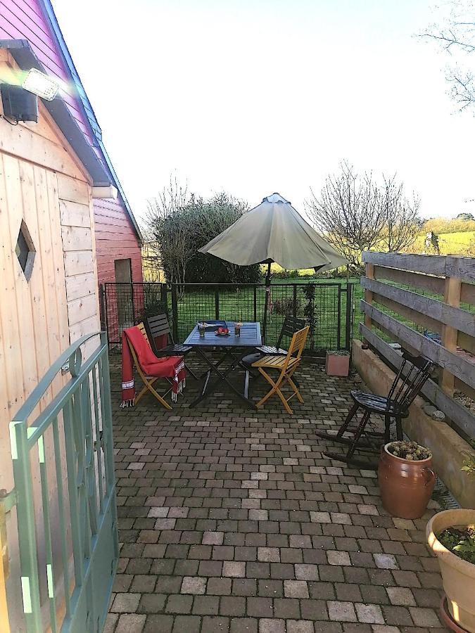 Gite La Maison La Saint-Aubin-d'Aubigne 外观 照片