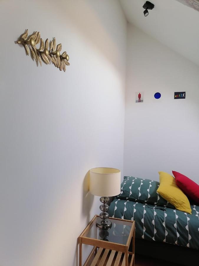 Gite La Maison La Saint-Aubin-d'Aubigne 外观 照片